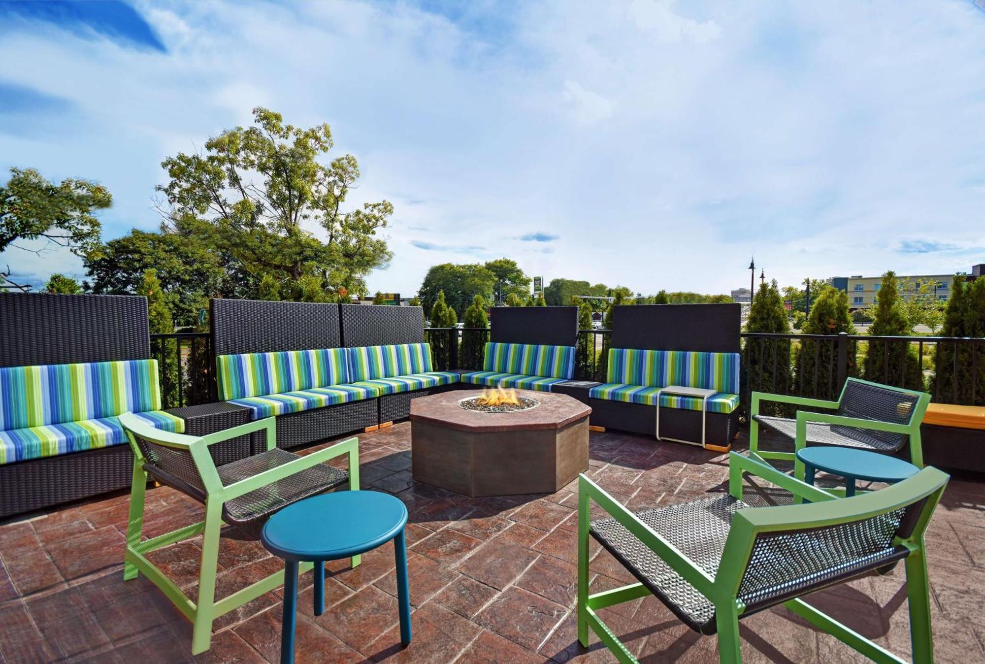 Home2 Suites By Hilton Utica, Ny Екстер'єр фото